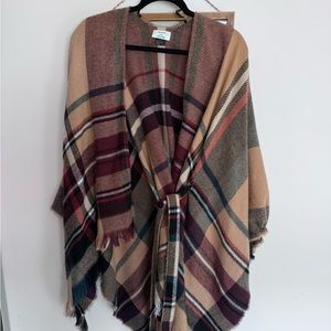 David & Young Poncho / Shawl / Wrap